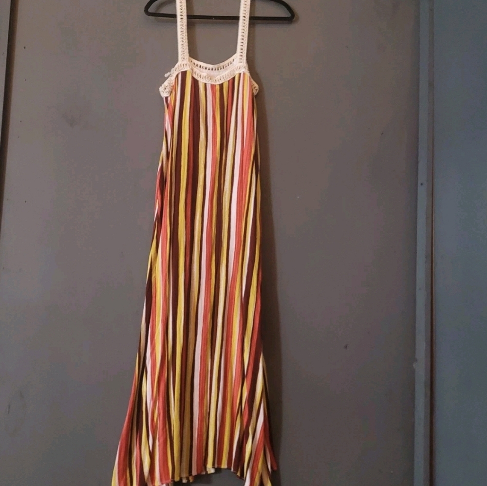 Forever 21 Boho Dress Women's Size Medium Maxi Length Crochet Neck Gauzy Western
